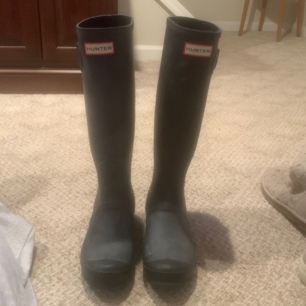 Navy blue matte hunter rain boots